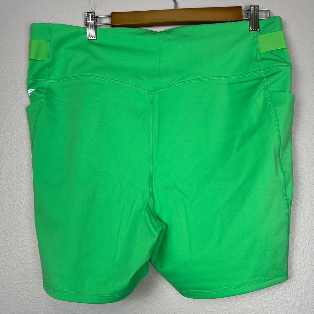 Fabletics High-Waisted Motion365 Pocket Shorts - 3X - Picture 4 of 4